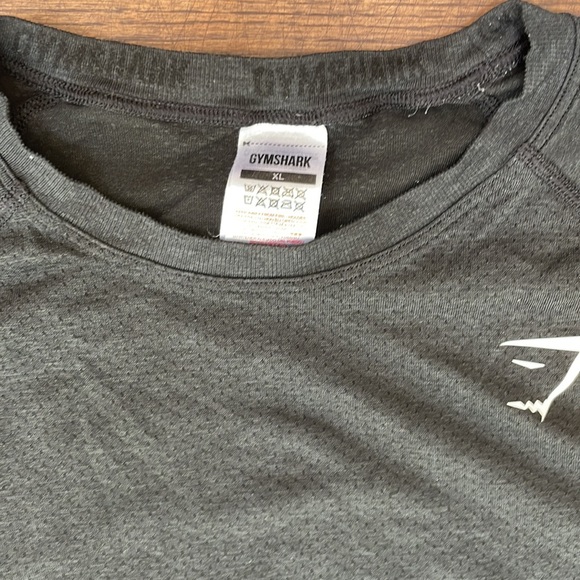 Gymshark tee - Picture 2 of 3